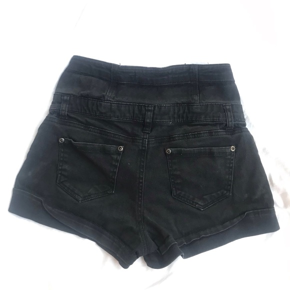 Black high waisted shorts - Picture 2 of 2